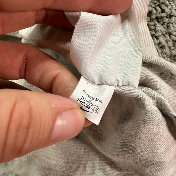 Nike Hoops Shirt Mens Medium Beige 8 Bit Digital Short Sleeve Yellow Swoosh FLAW - Picture 8 of 15